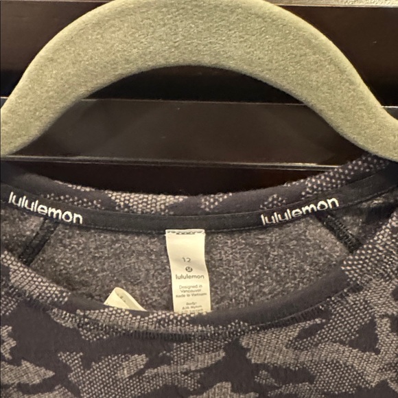 Lululemon Athletica Gray Camouflage running fleece sweatshirt 12 women’s - Picture 3 of 7